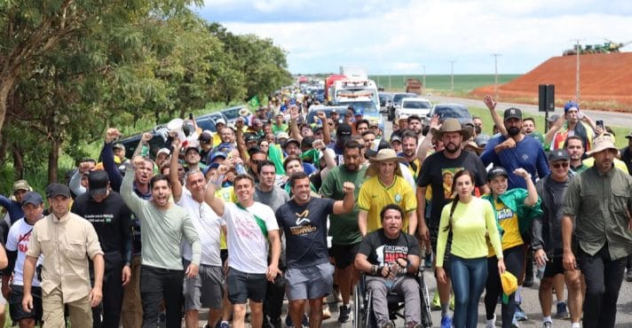 caminhada Nikolas Ferreira